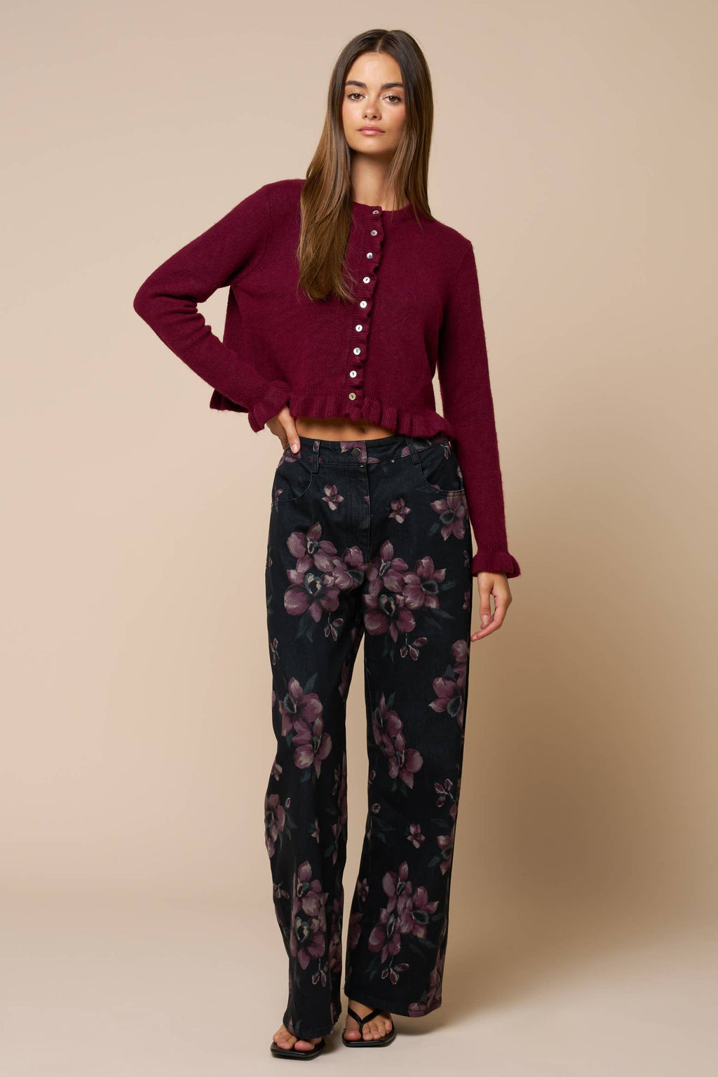 Floral Print Barrel Leg Jeans: CHARCOAL