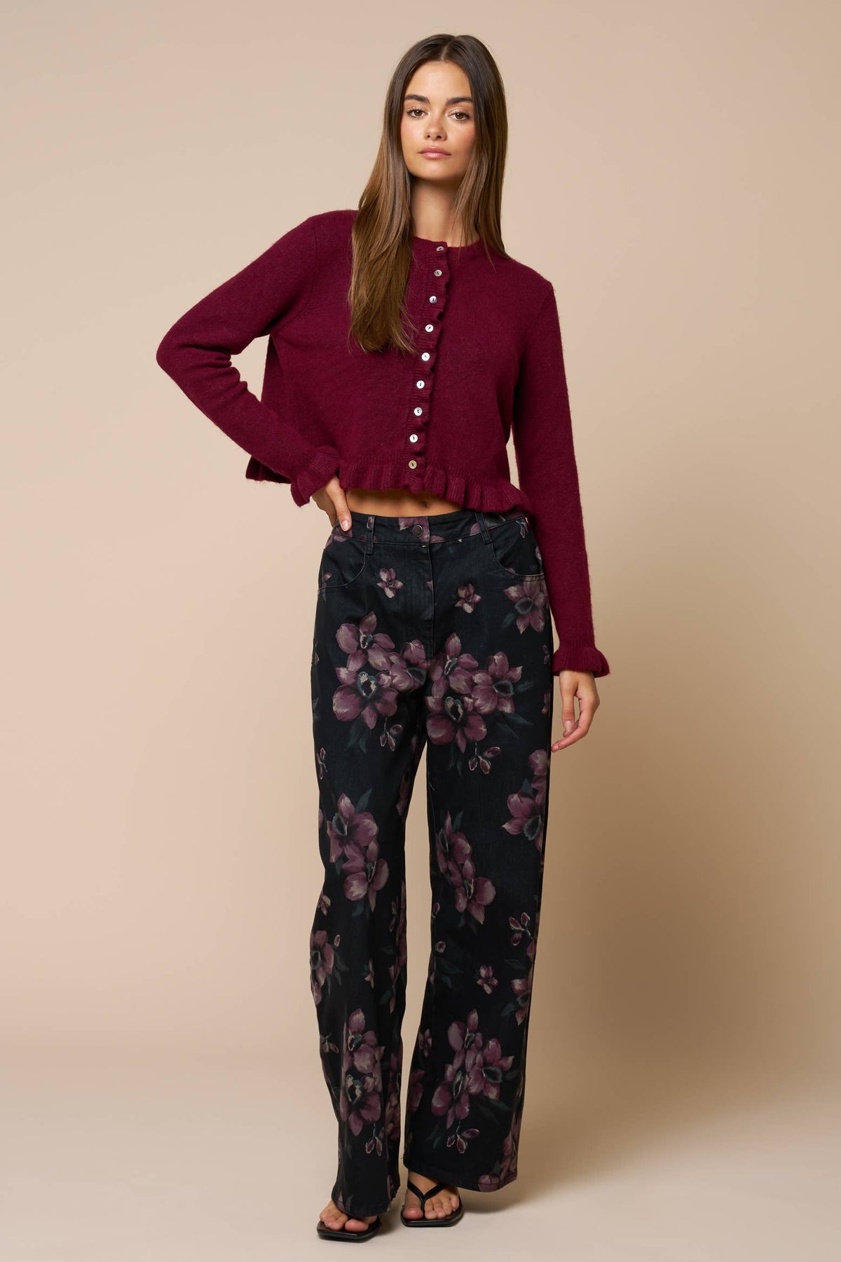 Floral Print Barrel Leg Jeans: CHARCOAL